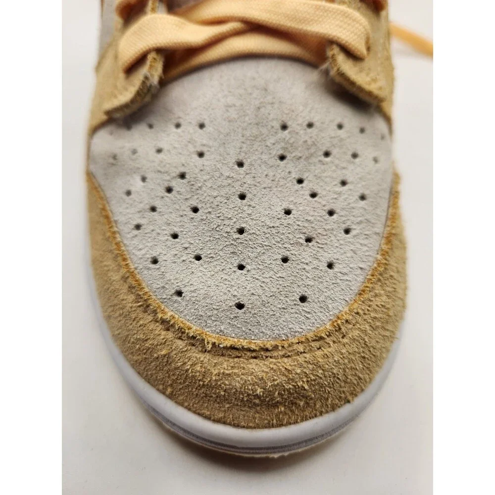 Nike model dunk